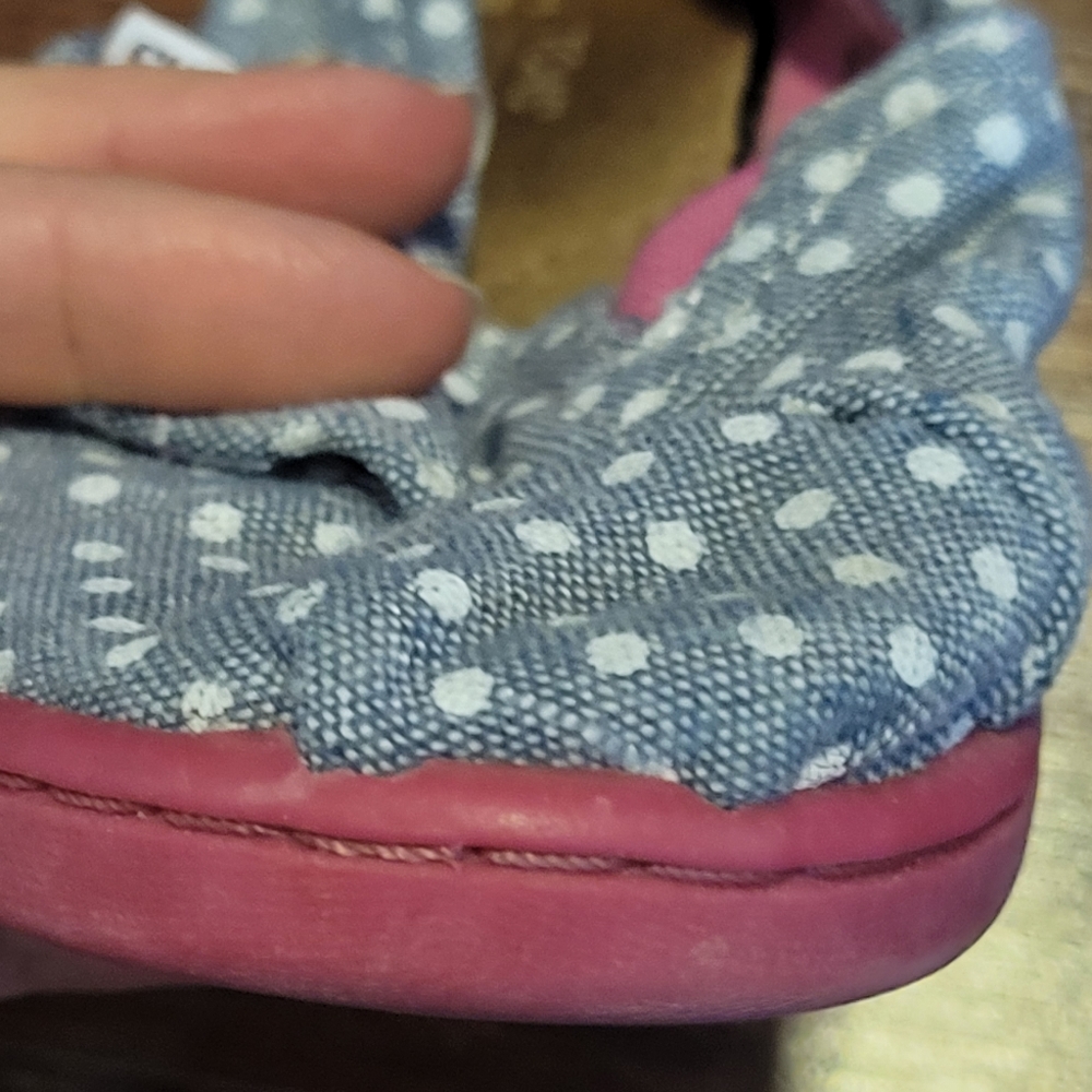 TOMS Size T8.
Grey polka dot - Picture 4 of 9